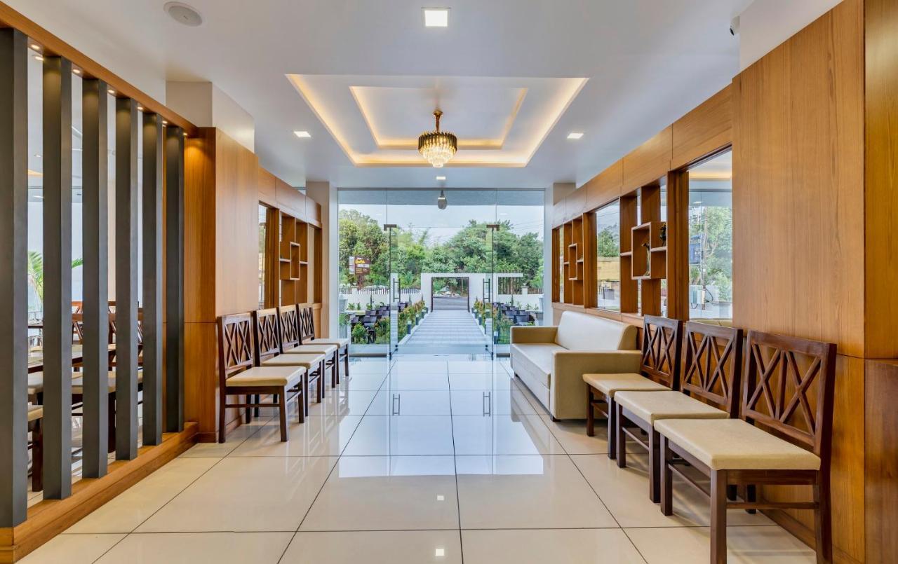 Hotel Grand Indu, 3 Star Kolhapur Eksteriør billede