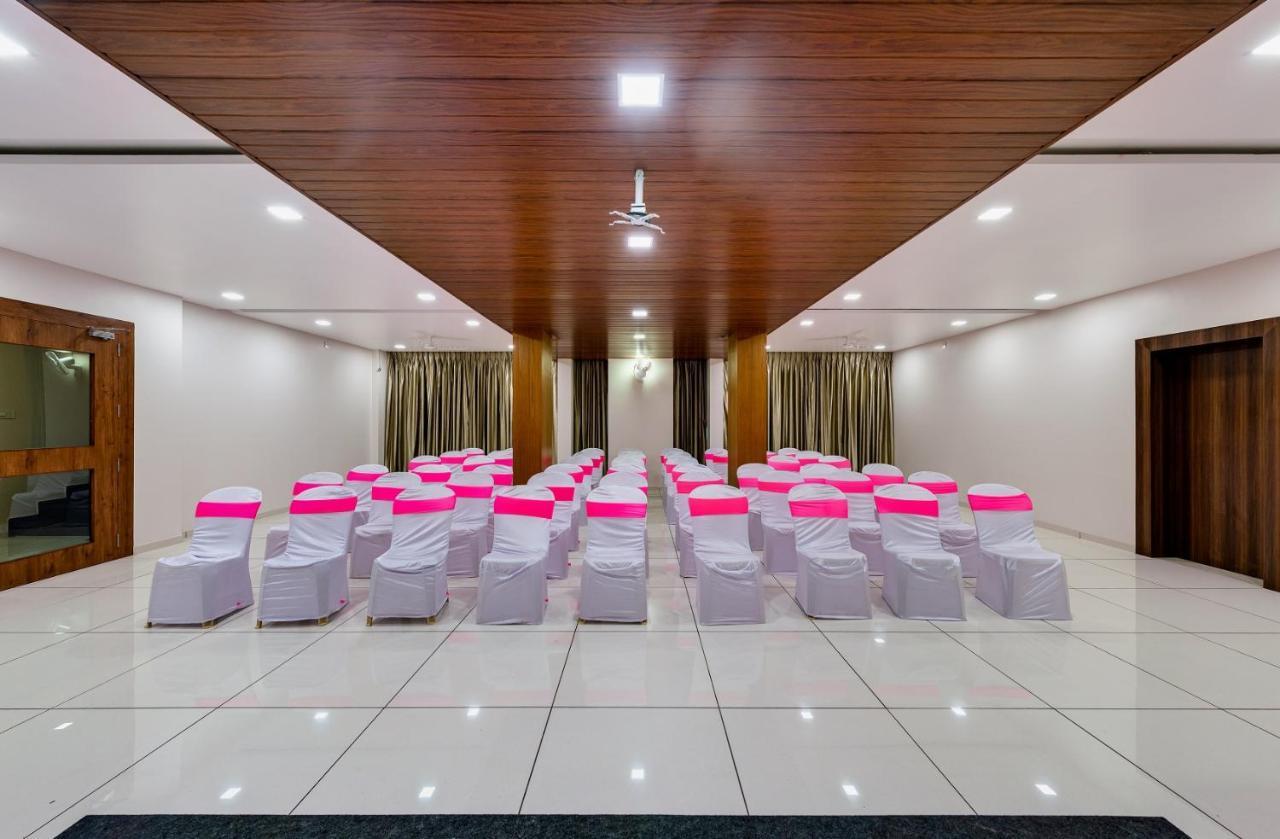 Hotel Grand Indu, 3 Star Kolhapur Eksteriør billede