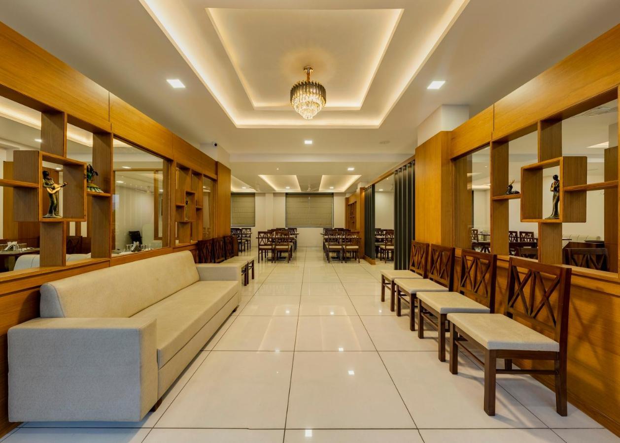 Hotel Grand Indu, 3 Star Kolhapur Eksteriør billede