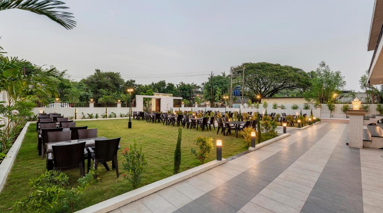 Hotel Grand Indu, 3 Star Kolhapur Eksteriør billede