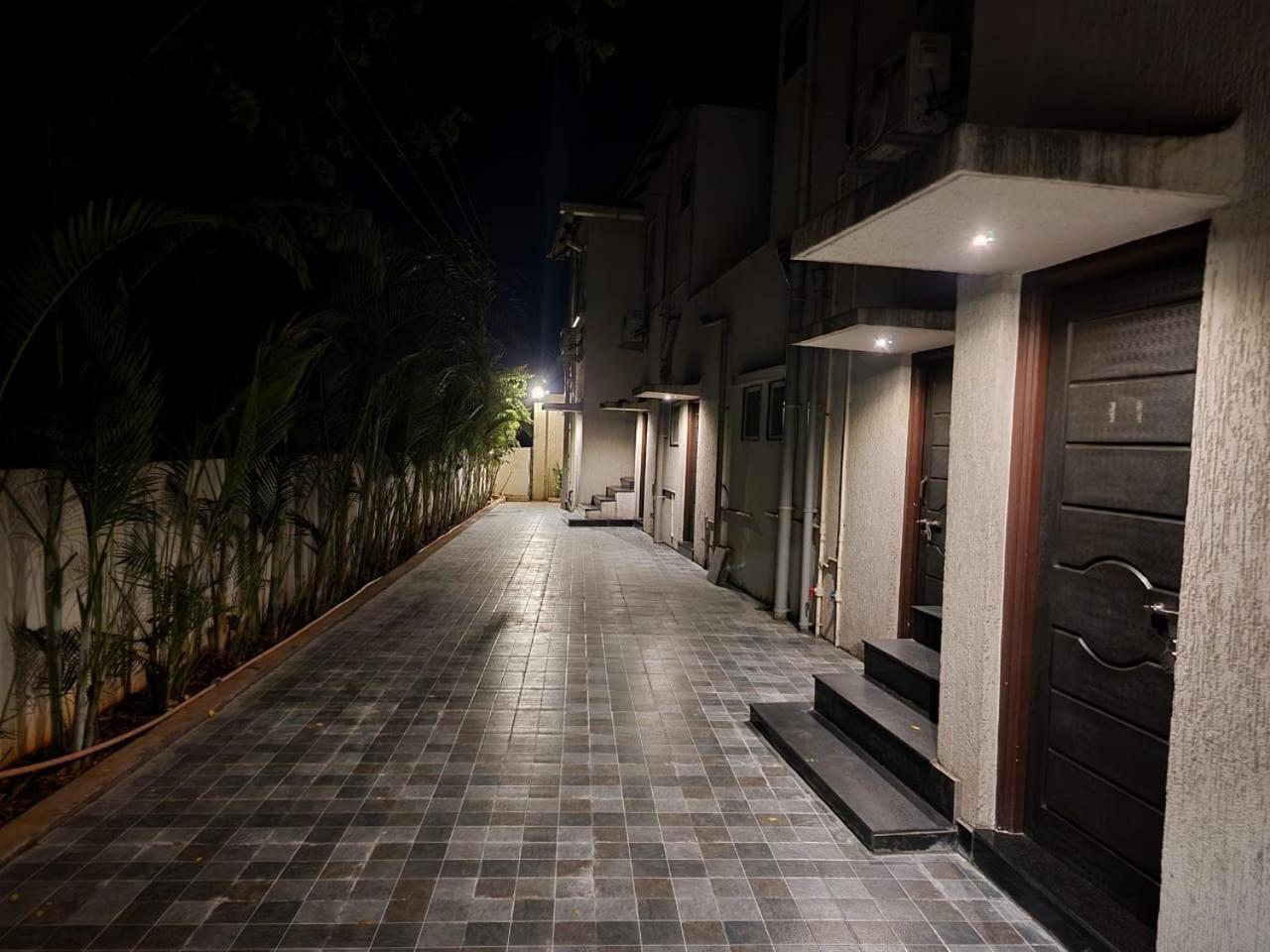 Hotel Grand Indu, 3 Star Kolhapur Eksteriør billede